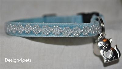 blue velvet breakaway cat collar